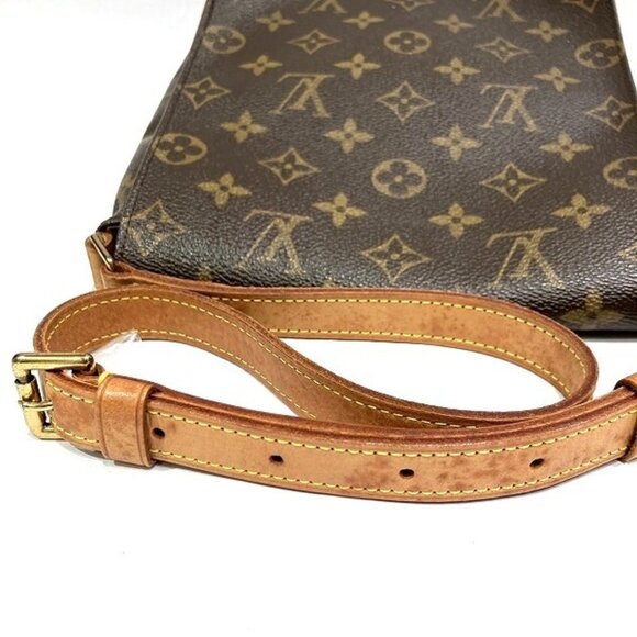 LOUIS VUITTON Brown Monogram Shoulder Bag - Picture 9 of 9